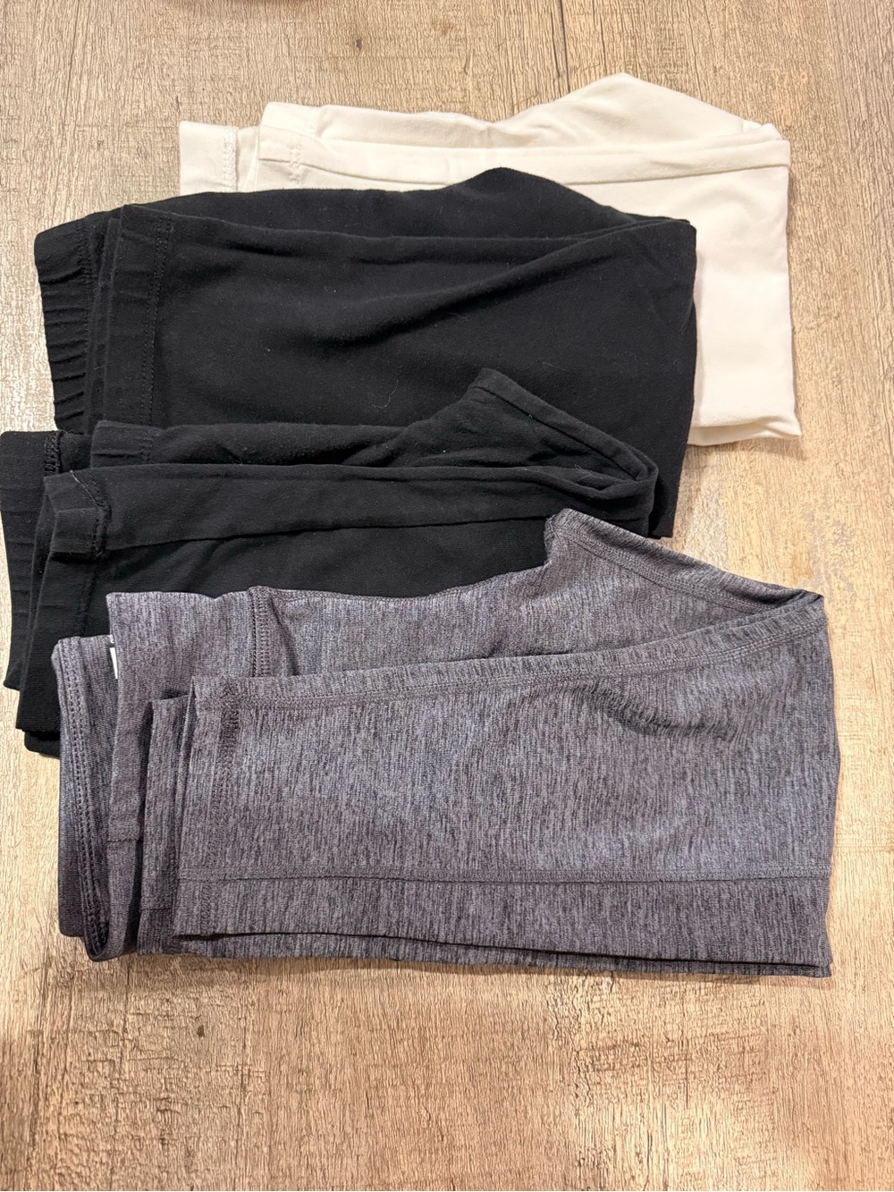 Kids capri style Leggings Pack - Black, White, Heather Gray — slightly used.